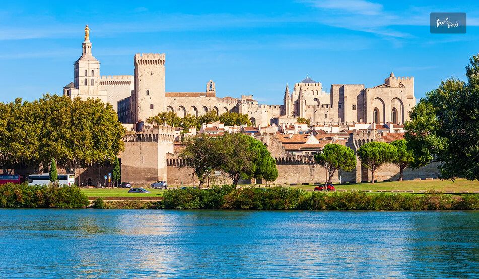 Avignon And Vaucluse