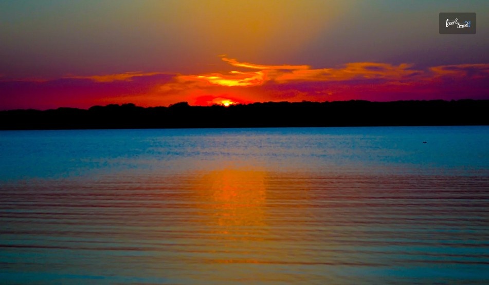 What Is Lake Texoma And Why Is It So Famous