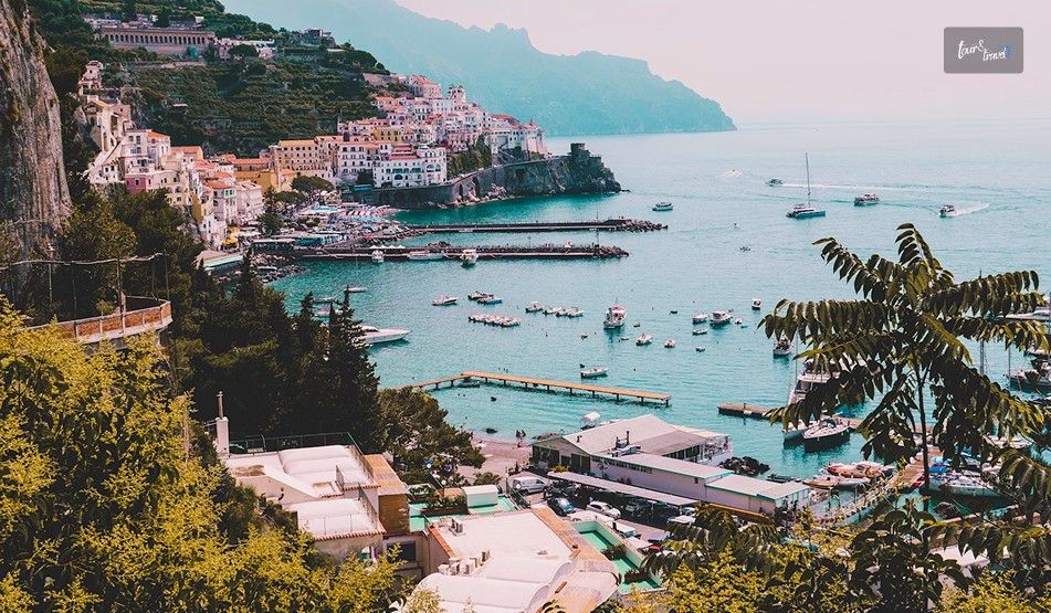 Amalfi Coast Sniffing The Sea And Lemon