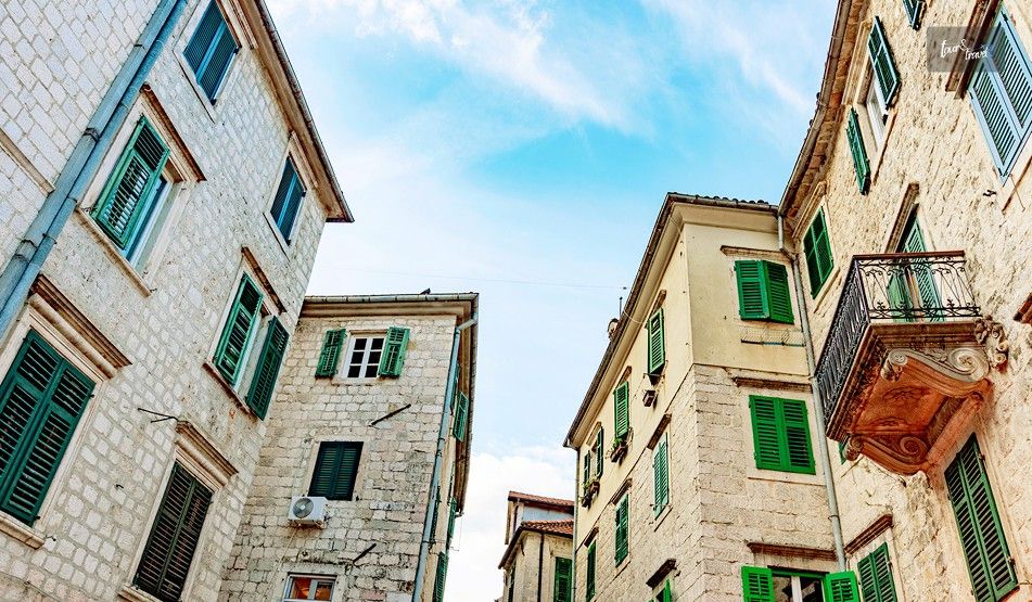 What Are The Best Neighborhoods For Hostel Stays