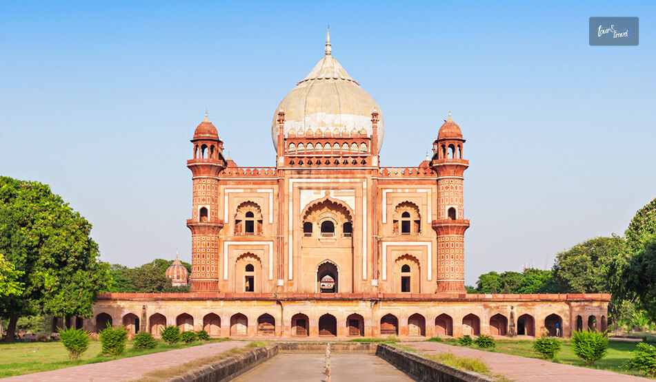 Safdarjung Tomb