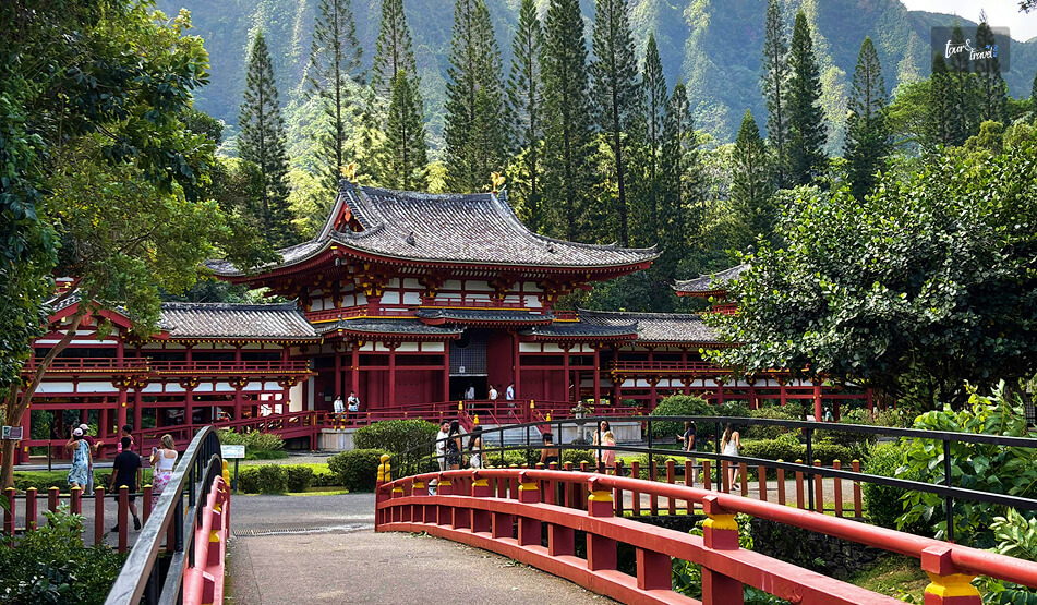 Spend Some Moments Of Tranquility At Byodo-In Temple