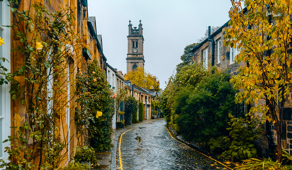 Strolling Down The Circus Lane