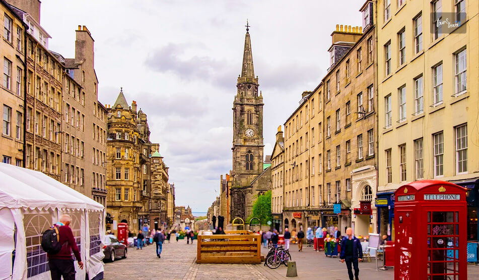 Wandering Along The Royal Mile