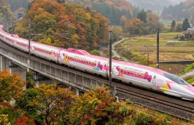 Hello Kitty Shinkansen