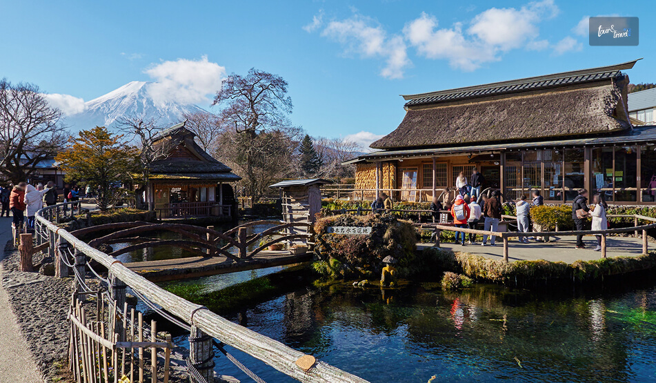 Visiting Oshino Hakkai