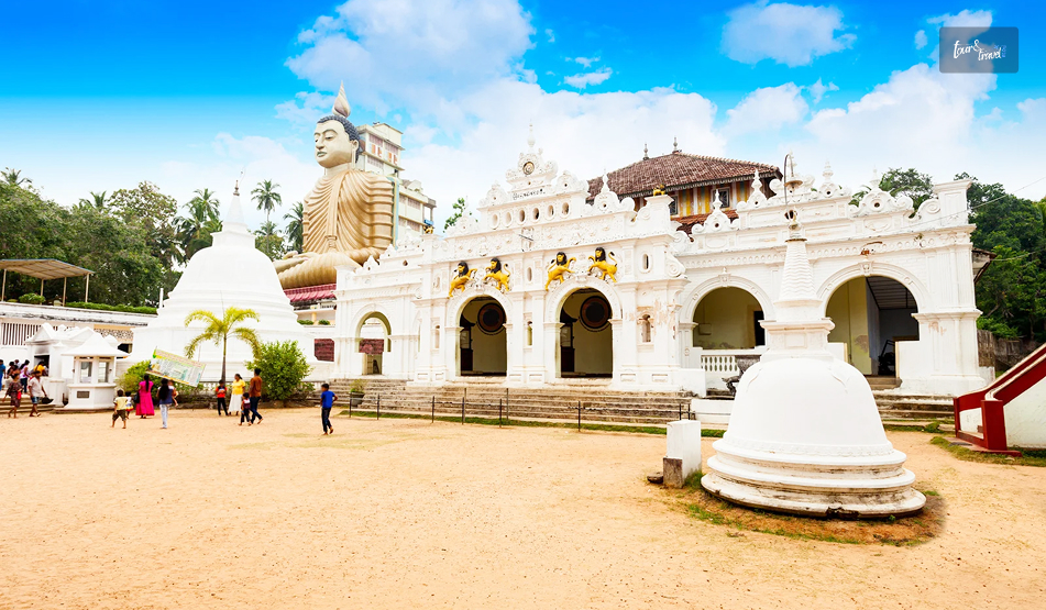 Visiting The Wewurukannala Vihara Temple