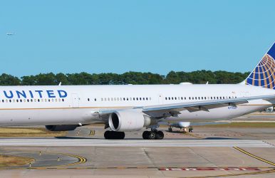 United Airlines flight UA82 emergency