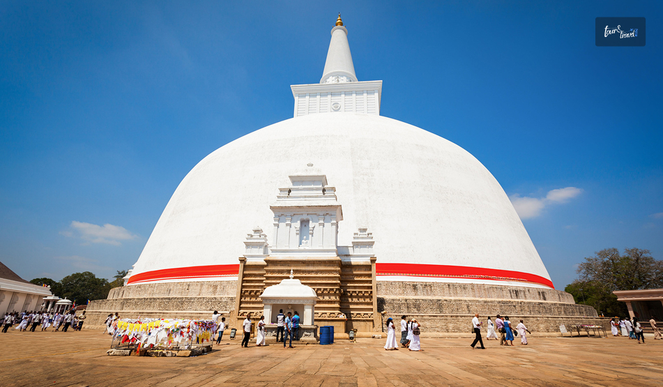 Ruwanwelisaya: Standing Beneath Anuradhapura’s Great White Stupa