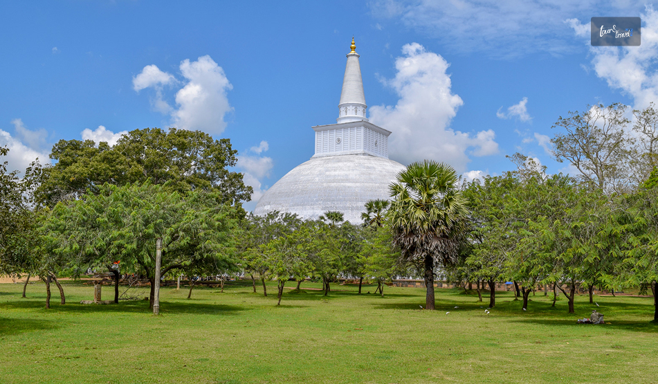 Ruwanwelisaya: Standing Beneath Anuradhapura’s Great White Stupa