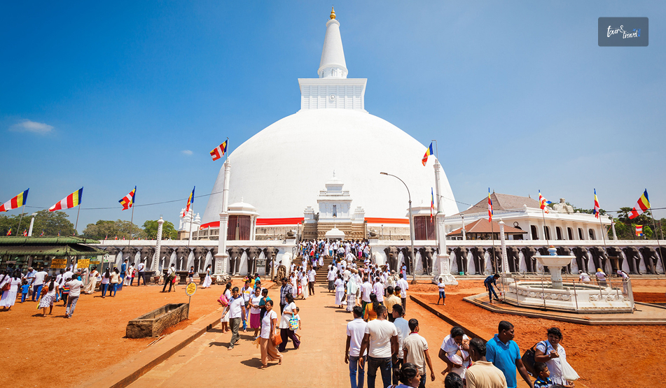Ruwanwelisaya: Standing Beneath Anuradhapura’s Great White Stupa