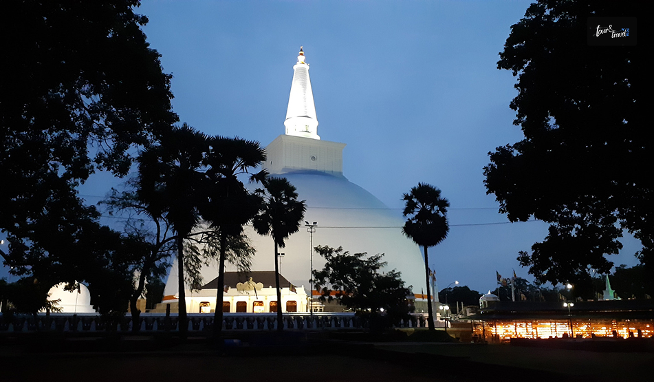 Ruwanwelisaya: Standing Beneath Anuradhapura’s Great White Stupa